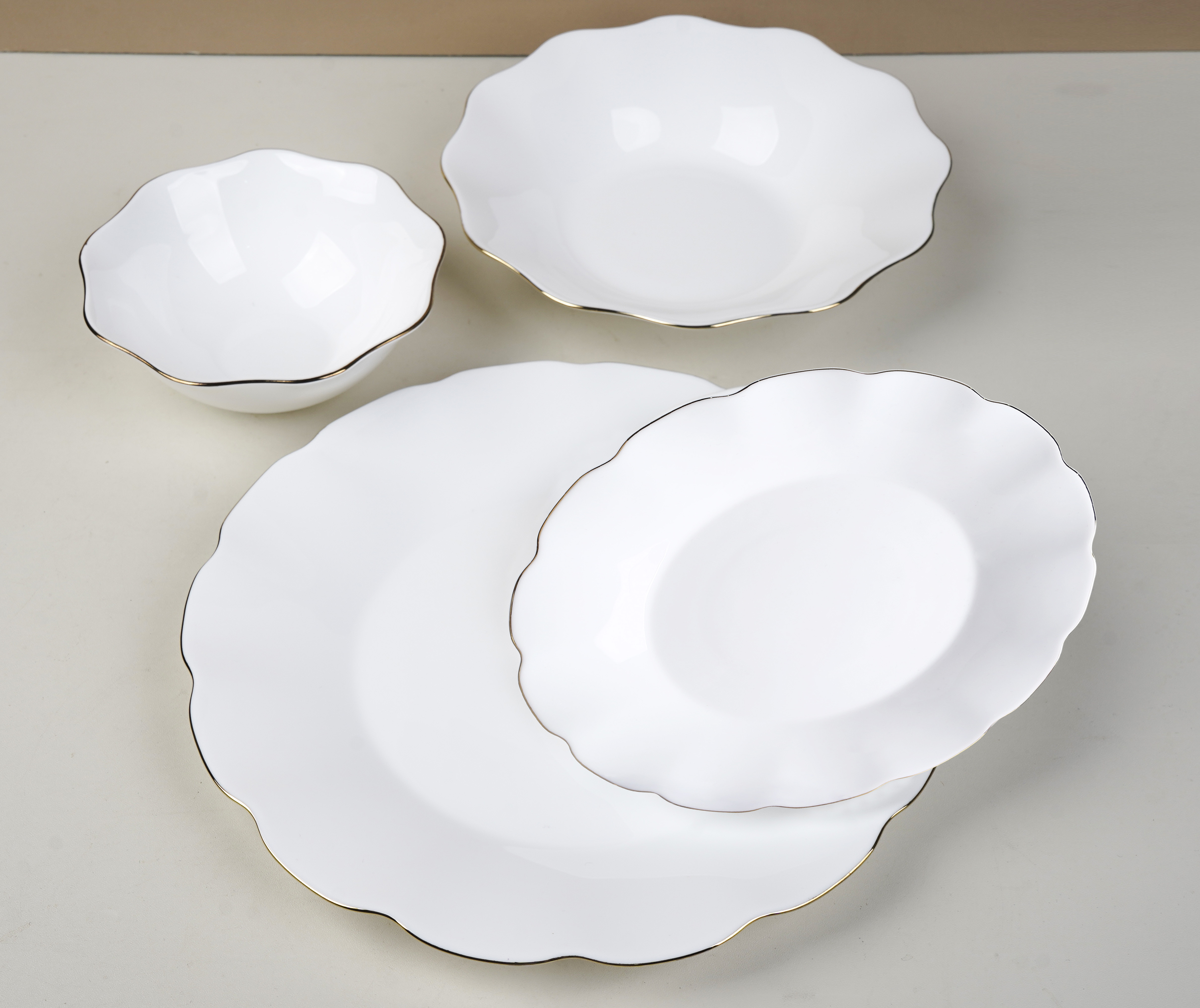 NERGİZYALDIZ (HİLLAND OPAL NERGİZ YEMEK TAKIMI 24 PARÇA)